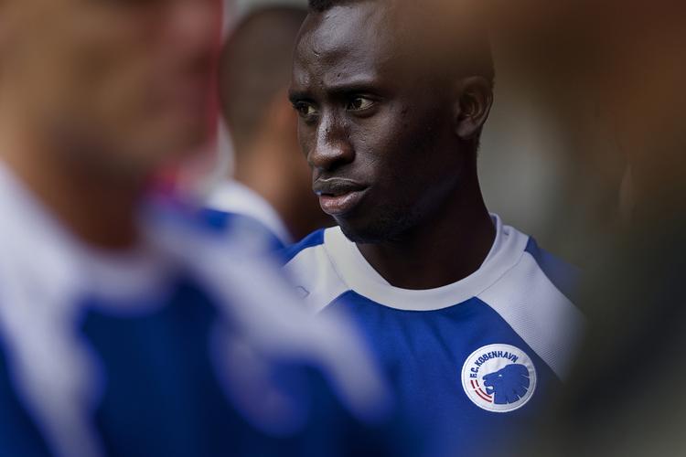 ANGRIBER. Pape Pate Diouf er for en sjælden gang i startopstillingen for FC København. 