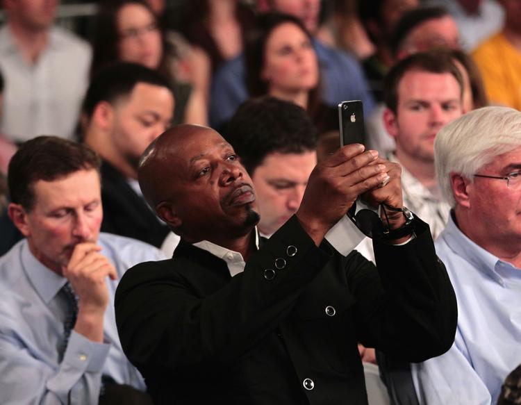 Stop. Photo Time. Rapperen har lagt klovnekostumet i skabet og ernærer sig nu som mere eller mindre driftig forretningsmand. 