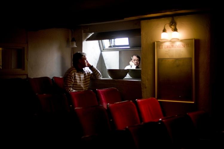 Filmlærred. Carsten Brandt ejer biografen Posthus Teatret. 