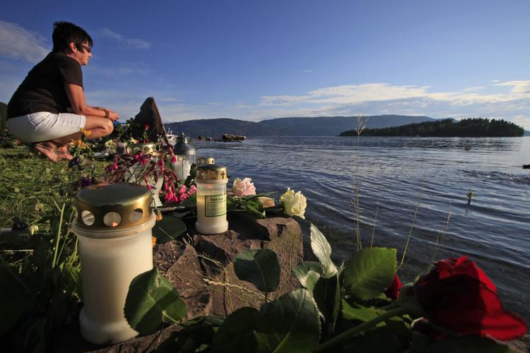 Sorg. Tre måneder efter det norske terrorangreb er stemningen ikke den samme. 