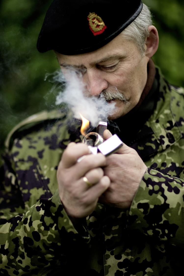 Oberst Lars Møller har skrevet bogen ’Vi slår ihjel – og lever med det’ om soldaternes oplevelser omkring det at slå ihjel under krigshandlinger. 