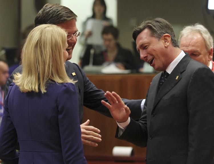 Topmøde. Helle Thorning-Schmidt (tv.) udveksler synspunkter med den slovenske premierminister Borut Pahor (th.) og den hollandske premierminister Mark Rutte. 