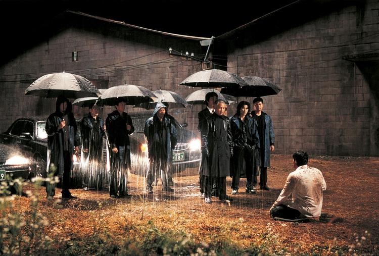 Gangster. Et gangsterscenario fra 'A Bittersweet Life', hvor hævnen som ofte i koreansk film er central.