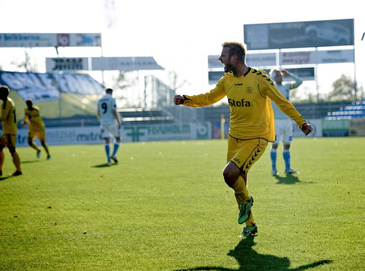 0-1. Med sit første mål i dagens kamp har Henrik Toft bragt AC Horsens foran. 