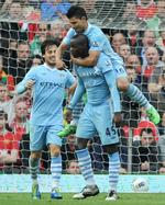hvorfor? Efter sin første scoring mod Manchester United var der trøjeflash hos Mario Balotelli: Hvorfor altid mig? 