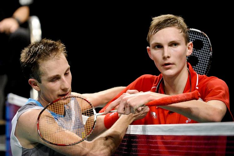 fremtiden. Når Peter Gade (tv.) snart takker af, er Viktor Axelsen (th.) den oplagte arvtager. 
