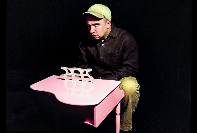 Genreblanding. Stephin Merritt har samlet en række af sine sange i deres tidligste former samt en håndfuld uudgivne kompositioner på albummet 'Obscurities'. 