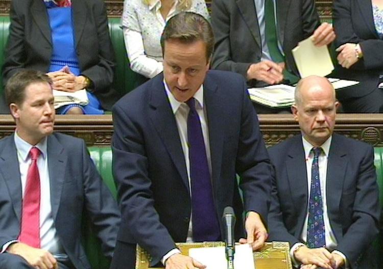 Oprør. Omkring 80 medlemmer af David Camerons konservative regeringsparti stemte mod partilinjen og for en udskrivning af  folkeafstemning om britisk EU-medlemskab. 