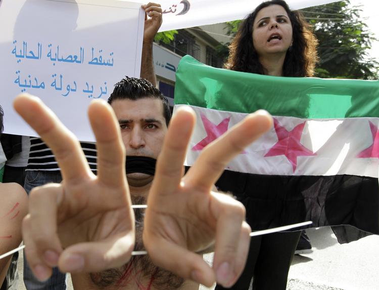 Modstand. Syrien beskyldes for at have trængt ind på libanesisk område. I går var der demonstrationer mod den syriske diktator, Assad, i netop Libanon. 