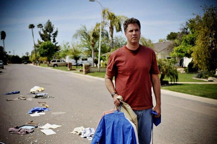 Tragikomisk. Will Ferrell er fremragende som manden, der sidder ned i sin forhave og indser, at det sandsynligvis denne gang endegyldigt er lykkedes ham at torpedere sin tilværelse efter mange våde tilløb. 