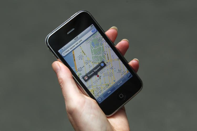 tyverisikring. Er app'en installeret, kan man aktivere mobiltelefonens eller tabletcomputerens gps via internettet - også selv om mobiltelefonen er slukket. Dermed kan man se temmelig nøjagtigt, hvor den befinder sig. 