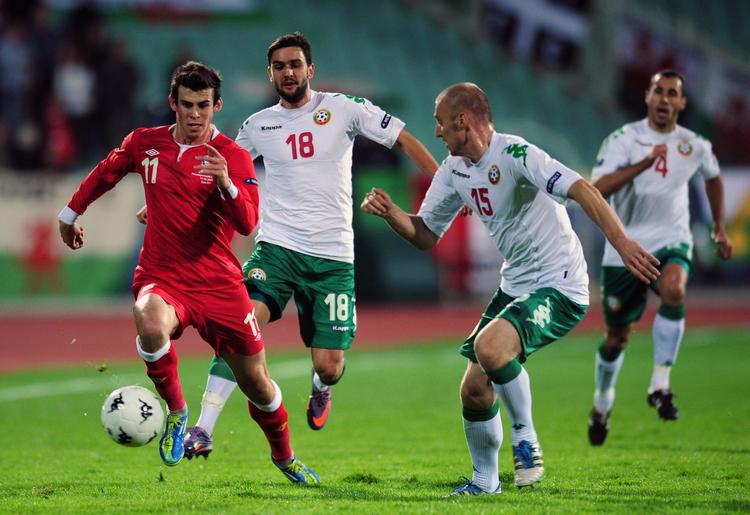 NEDERLAG. For Bulgarien sluttede EM-kvalifikationen med det femte nederlag, da Wales i Sofia vandt 1-0 på et mål af Gareth Bale (tv.). 