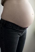 Abort, fosterdød, medfødte hjertefejl og udviklingsmæssige forstyrrelser hos børn, kan være blandt bibirkningerne, hvis deres mor tager antideprssiv medicin under graviditeten. 