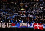 Rejselystne. Fyn, Belgien eller Tyskland. FCK-fans tager gerne på tur. Her er de på Stamford Bridge i London til CL-bold mod Chelsea i foråret 2011. 