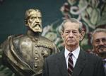Genvisit. Ekskong Michael var overhoved i Rumænien fra 1927 til 1930 og igen fra 1940-1947, hvor han drog i eksil, da kommunisterne tog over. 