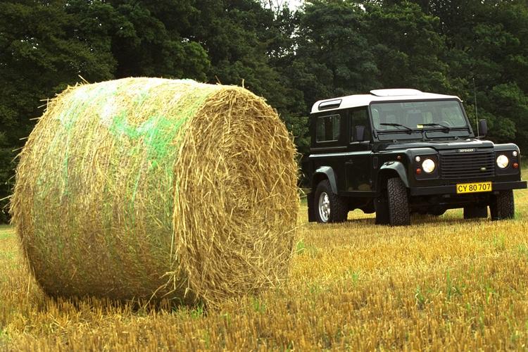 Langlivet. Rygerne om Land Rover Defenders snarlige død var stærkt overdrevne. Den kan leve videre til 2020 og måske endnu længere. 