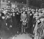 Afrejse. I 1928 blev den 15-årige Palle Huld sendt jorden rundt i Phileas Foggs fodspor. Afrejsen skete fra Hovedbanegården og går over Nordamerika, Japan, Sibirien og Berlin tilbage til København. 
