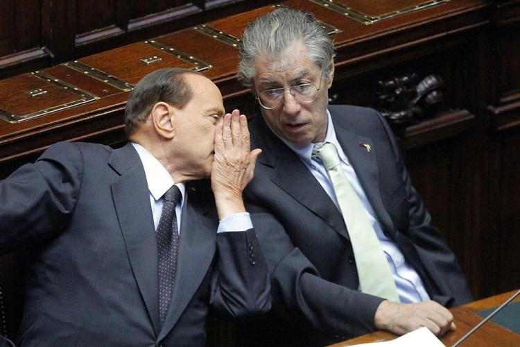 Krisemøde. Berlusconi og Bossi er tilsyneladende blevet enige om en aftale, der skal reformere Italiensk økonomi. I morgen skal hele euro-samarbejdet stå sin prøve. 