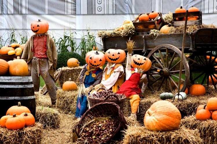 Uhygge. BR sælge halloween-kostumer som aldrig før, mens forældre giver udtryk for, at begivenheden handler mere om gruppepres end om hygge. 