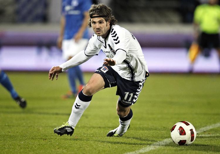 kontant. Peter Graulund leverede altid varen på banen. Nu skal han være rap i replikken på tv. 