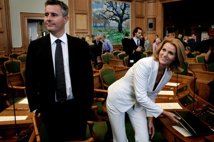 Henrik Sass Larsen og Helle Thorning-Schmidt til Folketingets åbning i 2008. 