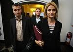 Socialdemokratiets Henrik Sass Larsen, formand Helle Thorning-Schmidt og bag ved Morten Bødskov på vej til forhandlinger i Finansministeriet i 2007. 