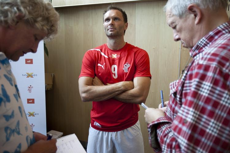 CITAT. På landsholdet er Lars Christiansen vant til at være den ældste, men i selskab med et par gennemrutinerede håndboldjournalister er han pludselig en ungersvend. 