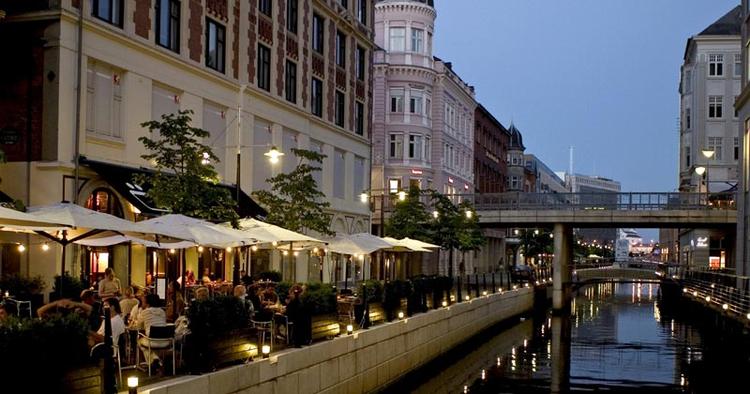 Turistland. Der er en lille vækst at spore i turisters interesse for at opleve Danmark. 