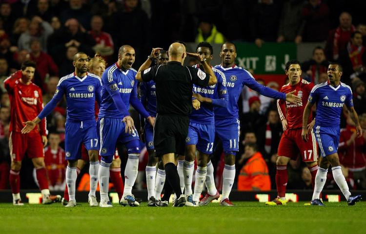 Stormøde. Chelsea og Liverpool har spillet en lang række mindeværdig opgør de senere år. Liga Cup-mødet afvikles 29. eller 30. november. 