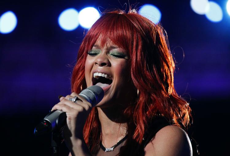 Hitparade. Rihanna har typisk spillet 22 sange ved sine foregående koncerter på 'Loud'-turen, hvor hun hiver fansene gennem et allerede imponerende bagkatalog af hit. 
