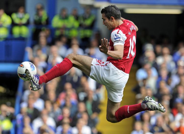 Bøddel. Robin van Persie scorede tre gange mod Chelsea. 