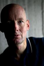 Samarbejde. Da Jens Unmack og Hilmer Hassig mødte hinanden, var det »os mod verden«, siger Unmack. »Jeg kom med de små spredte hagl, han formede om til musikalske kanonkugler. Så længe det var sådan, og han bestemte, var der ingen problemer«. De opstod først, da Hassig blev udfordret. 