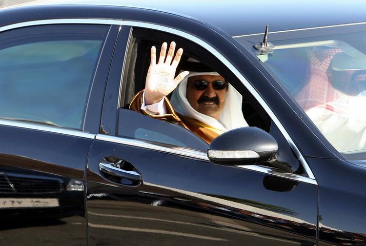 Magt. Emir Hamad Bin Khaliffa fra Qatar er en mand med visioner. Af religiøs orientering tilhører han den wabattiske gren af islam, som også dominerer Saudi-Arabien. 