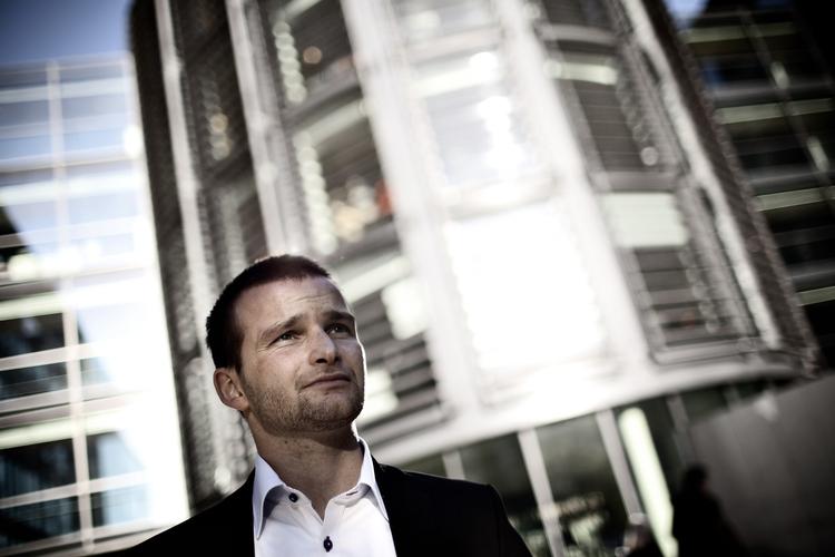 Oprustning. Skatteminister Thor Möger Pedersen (SF) vil have de multinationale selskaber til at betale mere i skat , og varsler ansættelse af 160 nye medarbejdere i Skat, som skal stå for inddrivelsen. 