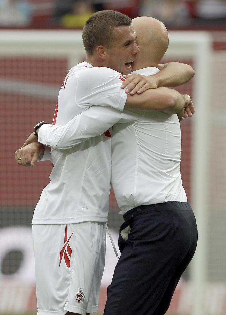 tak. Med to mål gjorde Lukas Podolski sin træner, Ståle Solbakken, en tjeneste. 