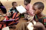 Sult. I sidste uge blev en dansk nødhjælpsarbejder kidnappet i Somalia. Koblingen mellem politik og bistand bliver stadig mere problematisk ifølge dagens skribenter. 