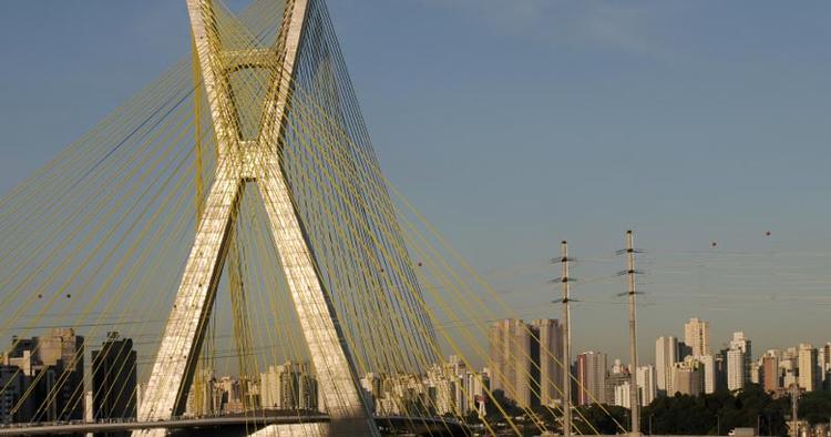 Millionby. Saõ Paulo i Brasilien er verdens ottendestørste by. 