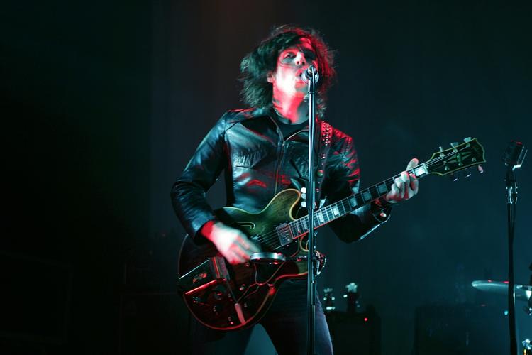Format. Ryan Adams har taget en lille, sygdomsbetinget pause og gudskelov genfundet sig selv. 