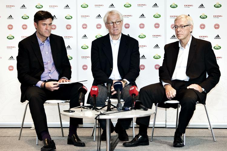 uforandret. Selv om Morten Olsen når op på 14 år som landstræner, overgås han som DBU-ansat af kommunikationschef Lars Berendt og generalsekretær Jim Stjerne Hansen, der har været i unionen sinde henholdsvis 1991 og 1988. 