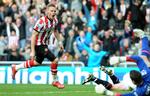 Fan Unge Connor Wickham er vild med den danske angriber. 