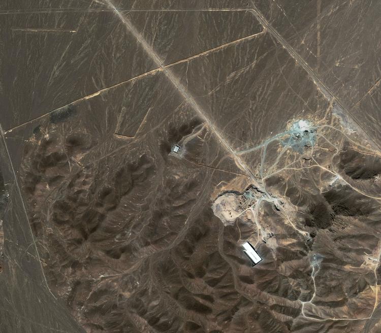 Atomanlæg. Satellitfoto fra 2007 af hvad der kan være et anlæg til berigelse af Iran tæt på byen Qom. 