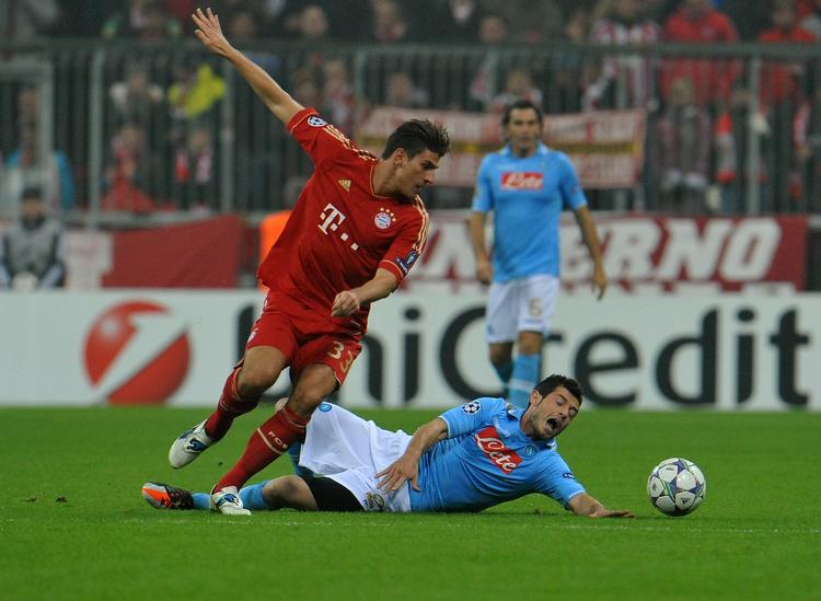 hattrick. På 25 minutter scorede Mario Gomez tre gange, så Bayern München var foran 3-0 mod Napoli ved pausen. 