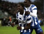 skiftedag. Baye Djiby Fall (tv) får Morten Skoubo som makker i angrebet for OB i stedet for Peter Utaka (th). 