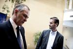 UTILDFREDS: Formanden for Kommunes Landsforening, Jan Trøjborg (S) (tv), så gerne, at hans medlemmer havde fået flere penge på finansloven. 