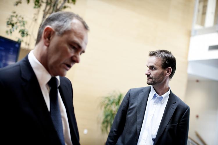 UTILDFREDS: Formanden for Kommunes Landsforening, Jan Trøjborg (S) (tv), så gerne, at hans medlemmer havde fået flere penge på finansloven. 