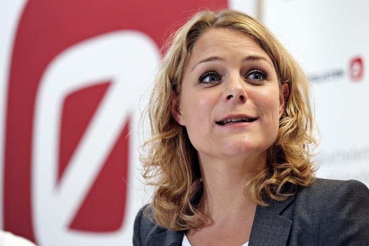 Krav. Enhedslisten og Johanne Schmidt-Nielsen varsler benhårde forhandlinger om finansloven, men ifølge kommentator Helle Ib bliver det nu ikke så hårdt endda. 