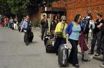 Strandede. Det forventes, at de udenlandske turister først kan komme ud af Nepal på søndag, hvor det gode vejr skulle komme igen. 