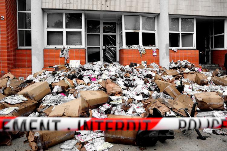 Raseret. Charlie Hebdos lokaler i Paris efter attentatet natten til onsdag. 52-årige Gerard Biard har siddet ti år i chefredaktørstolen. 