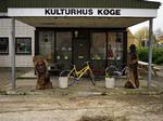 Køge. Tag med rundt i byen, der på det seneste er blevet kendt for det forkerte. 