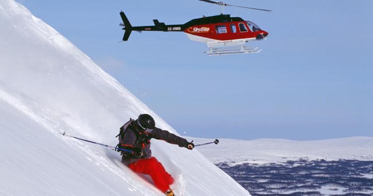 Adrenalin. Heliskiing ved Funäsfjällen i Sverige. 